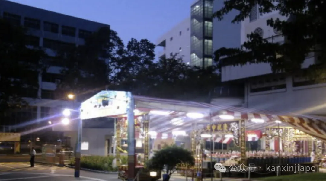 今天是中元节,是华人自古以来的祭祀节日