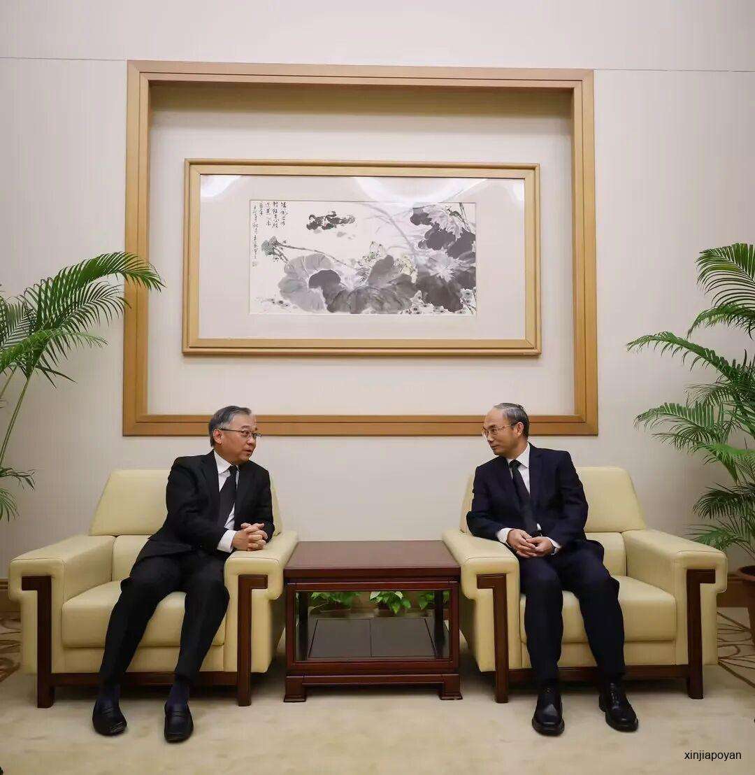 颜金勇赴中国使馆吊唁,缅怀“新加坡的老朋友”朱镕基