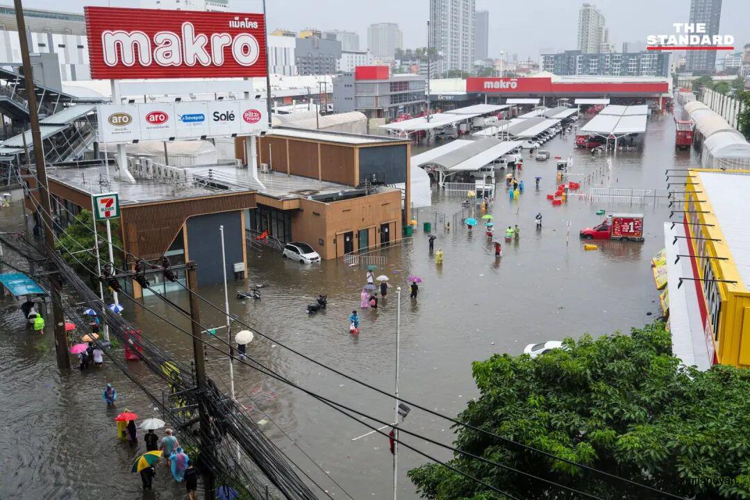 曼谷持续暴雨引发洪灾,新加坡多个航班受影响