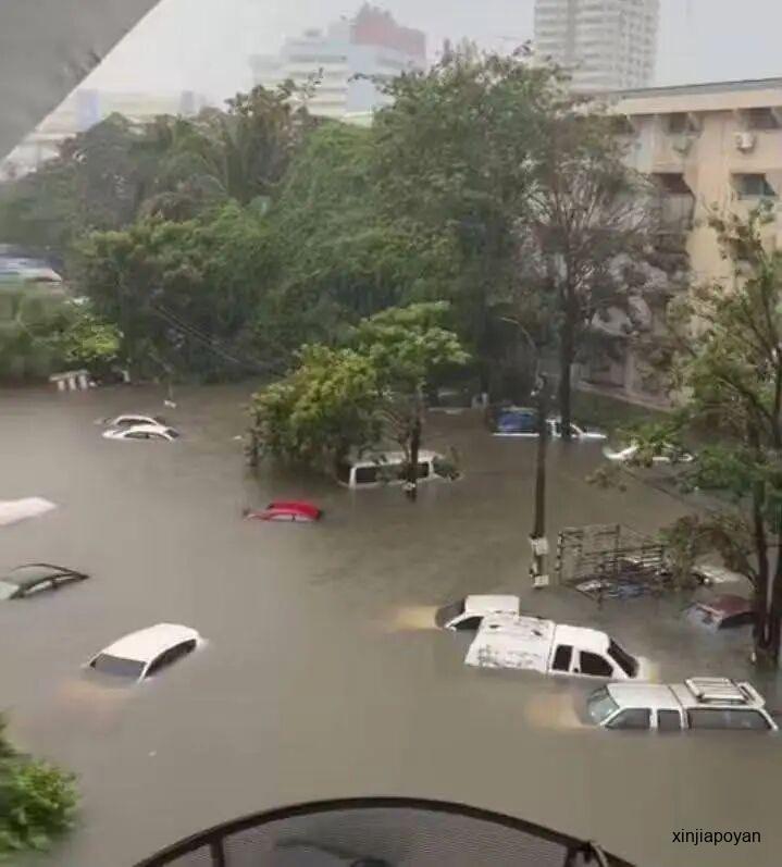 曼谷持续暴雨引发洪灾,新加坡多个航班受影响