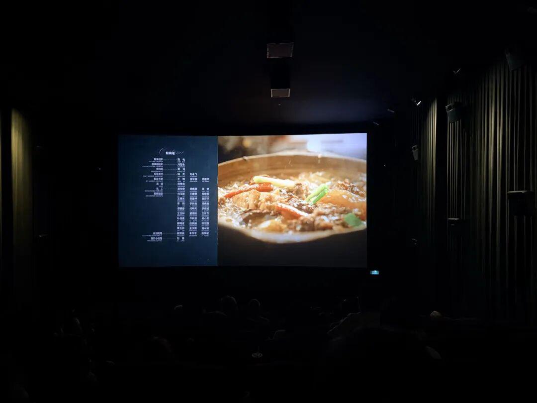 从新加坡首映看《欢迎来龙餐馆》:中国电影出海,开始讲一个全世界都懂的故事