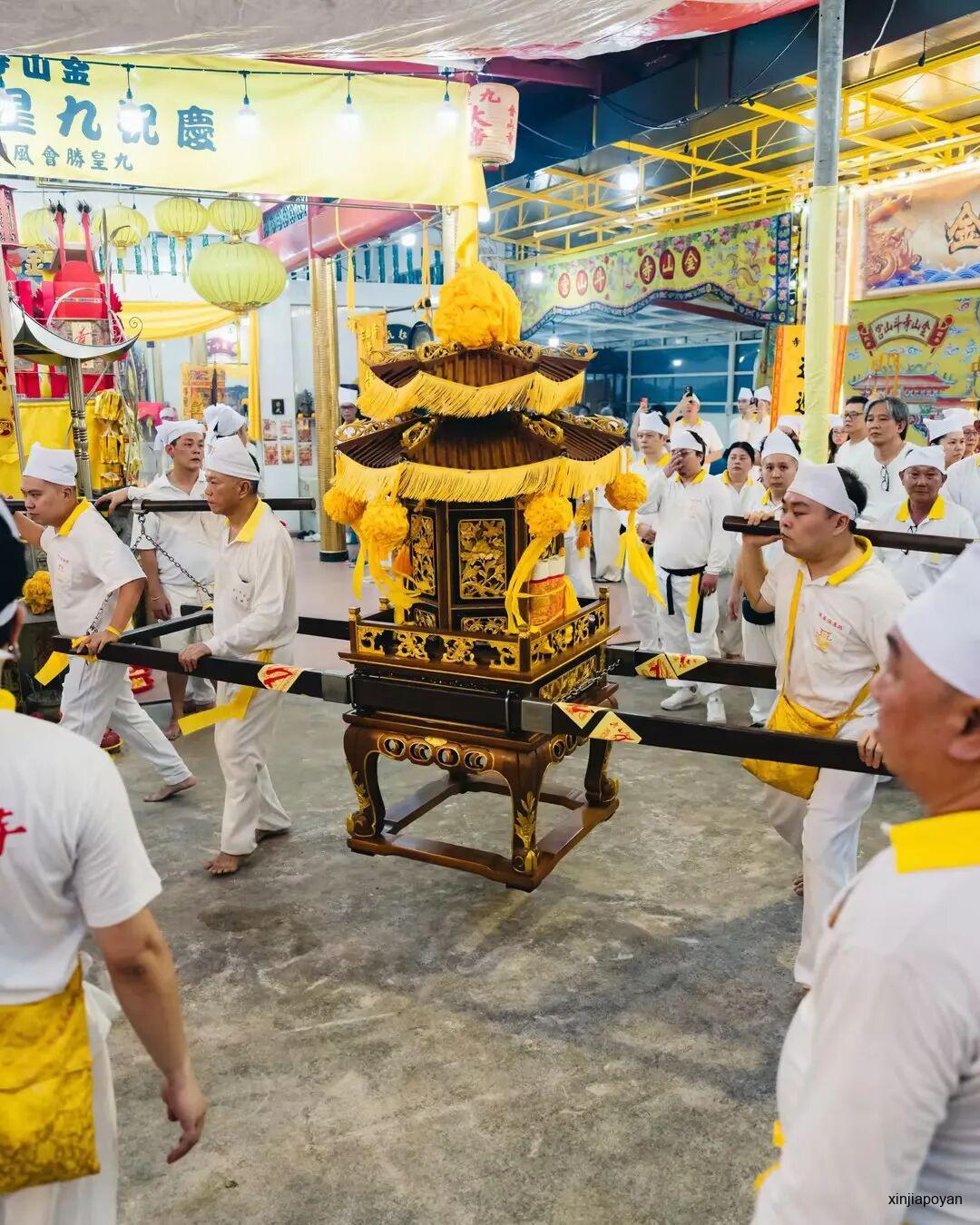新加坡九皇爷送驾现场曝光!律政部长也来了