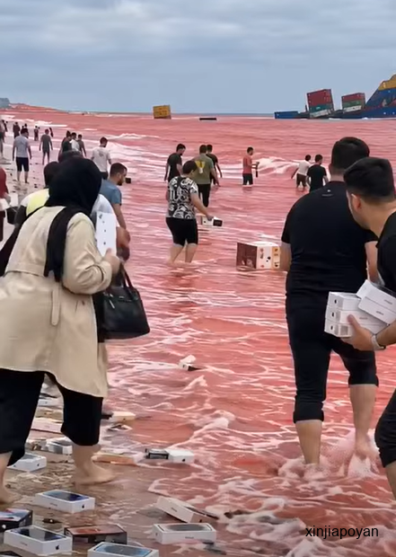 新加坡货轮沉没后,海面漂满iPhone、渔民捞到整箱?