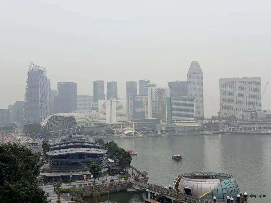 烟霾持续恶化，印尼官员回应跨境污染惹争议，新加坡前外交官发声批评