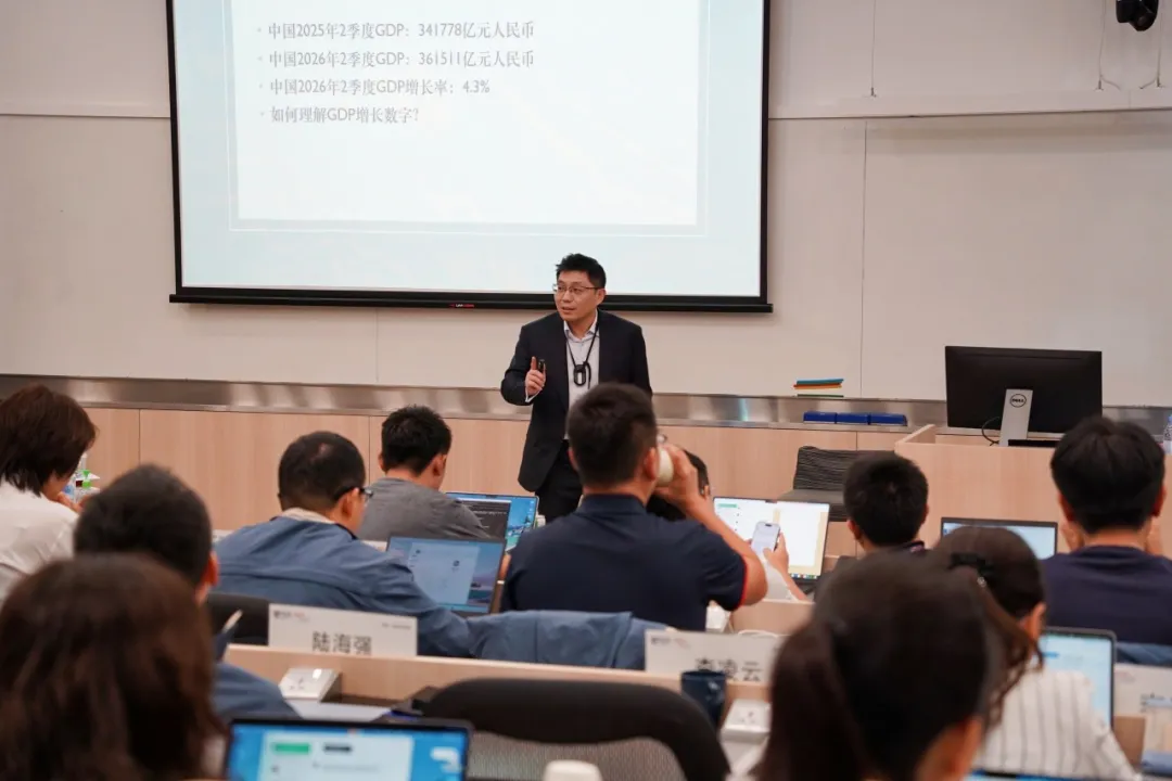 全球权威榜单发布！新国大EMBA跃居第9，中文项目QS与FT双榜全球第一！