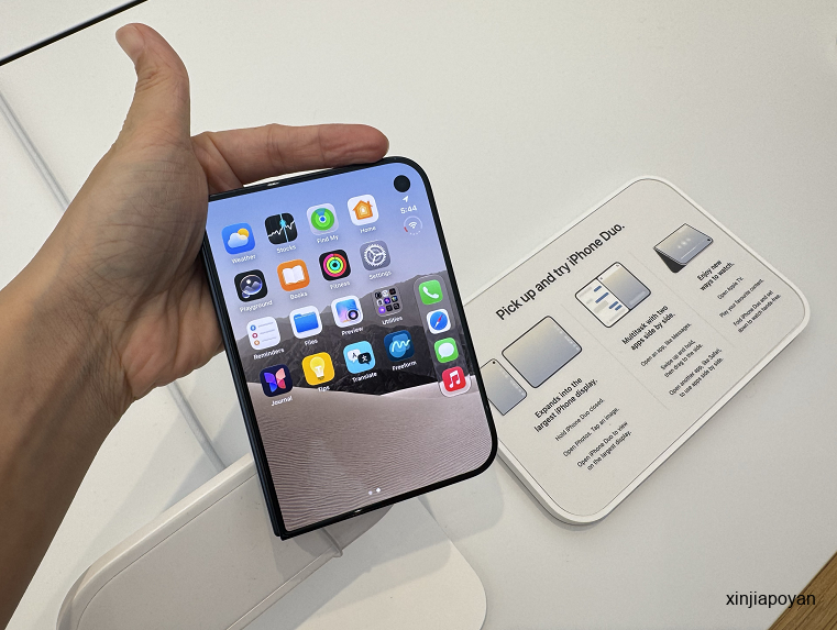 苹果首款折叠屏iPhone新加坡开卖!乌节路排队画面曝光,二手喊价8888新元